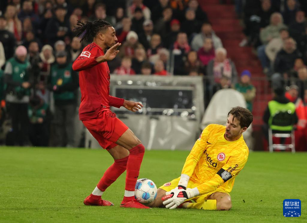澳亚国际app-失球多！法兰克福主场收获败绩